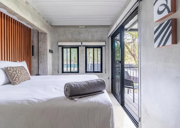 Apartamento Z102 Studios, 4 Industrial W Pool!