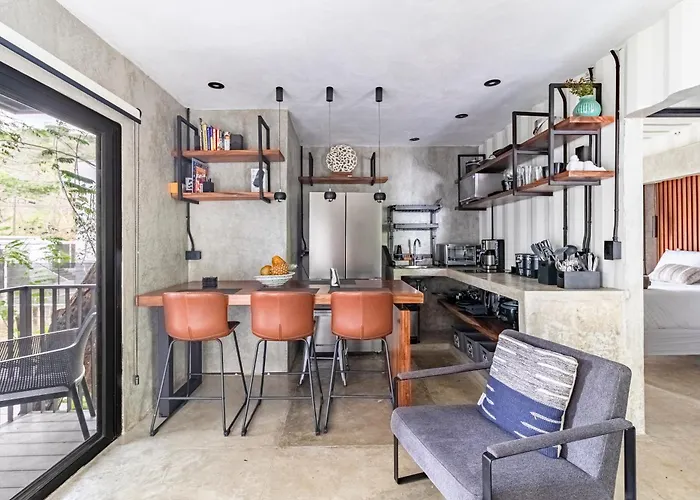 Apartamento Z102 Studios, 4 Industrial W Pool!