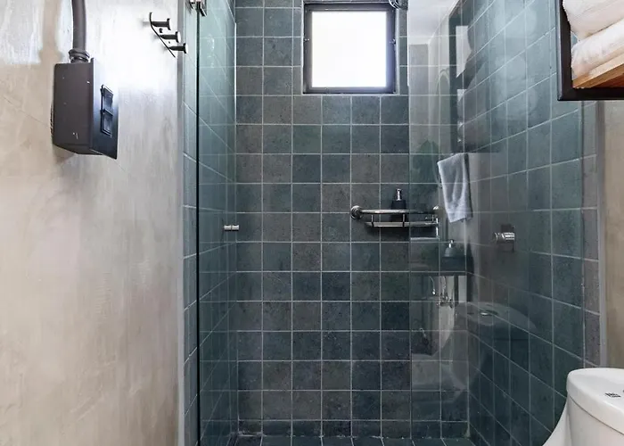 Apartamento Z102 Studios, 4 Industrial W Pool!
