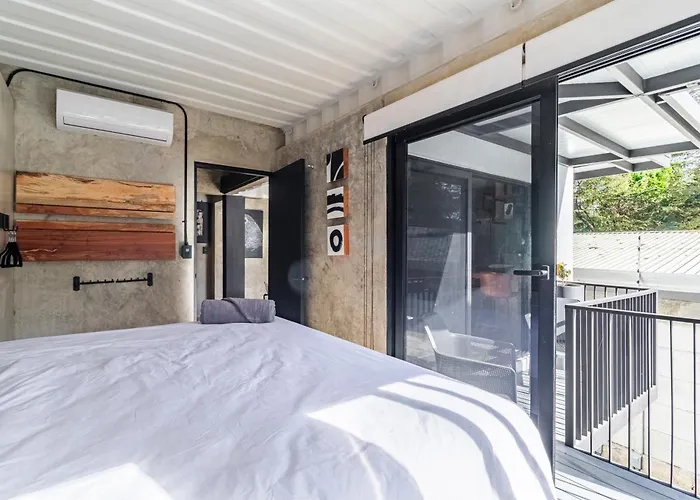 Z102 Studios, 4 Industrial W Pool! Playa Flamingo