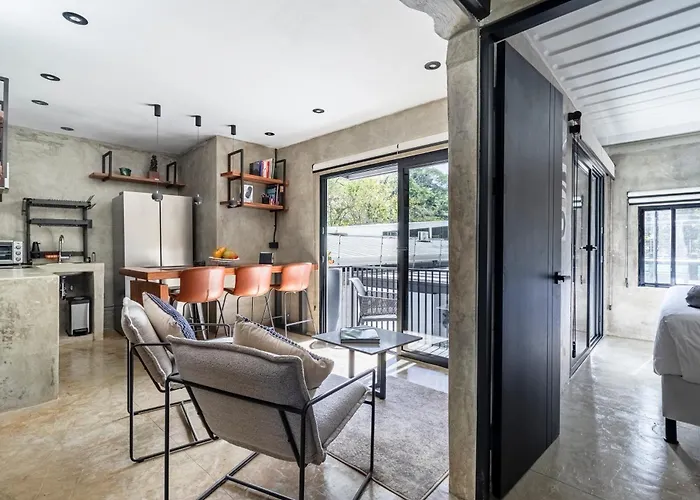 Apartamento Z102 Studios, 4 Industrial W Pool! *