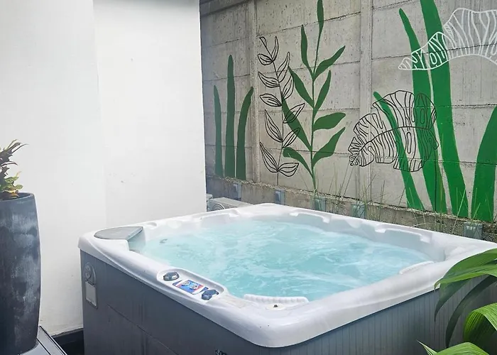 Apartamento Z102 Studios, 4 Industrial W Pool! *